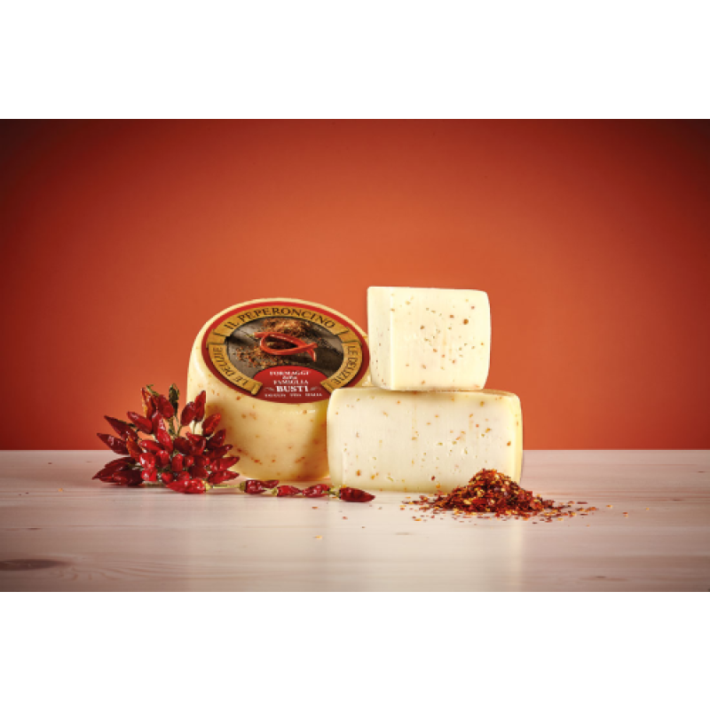 Brânză Pecorino "Il Peperoncino Di Pura Pecora" de la Famiglia BUSTI - Pret/100g